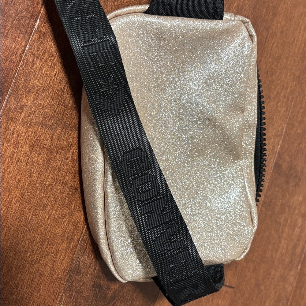 Converse pink Shimmering Gold Crossbody Bag - Picture 2 of 8